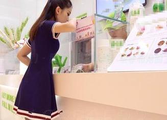 AISS爱丝(钻石版) - 照片里的机械师：索菲和她的工具箱故事
