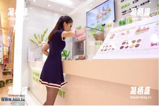 AISS爱丝(钻石版) - 照片里的机械师：索菲和她的工具箱故事