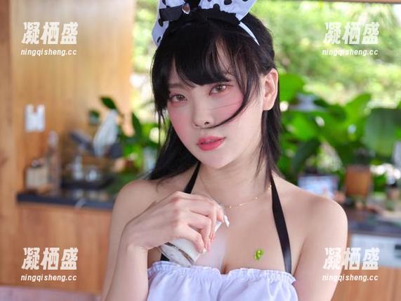和Dami(퀸다미)的御姐写真集面对面，那些瞬间真是太奇妙了，来，分享一下这个小秘密！