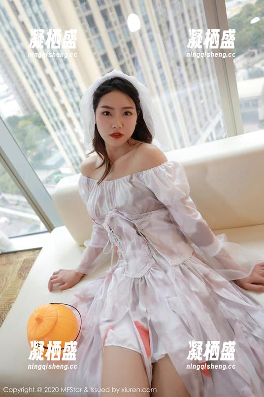 MFStar模范学院 - 蒋小静Jessica全套瑜伽原图：一瞬间的凝视，仿佛时间都驻足了