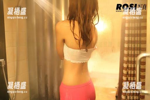这不是简单的蕾丝，ROSI给你不一样的作品资源，晕乎乎的感觉！
