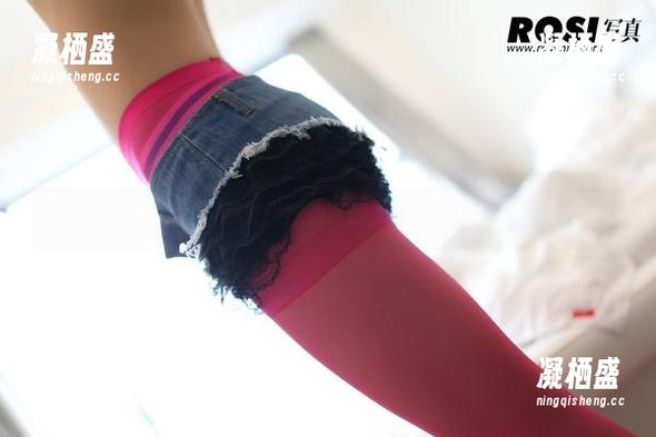 ROSI写真 ROSI套图:那些美腿的背后,隐藏着多少气息?