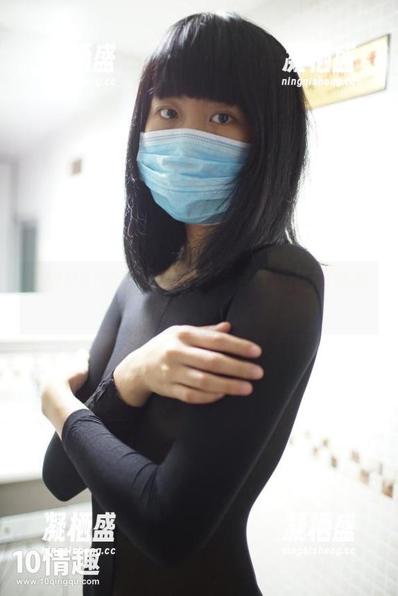 ROSI口罩 在ROSI的作品集中探索专用泳装的别样风情