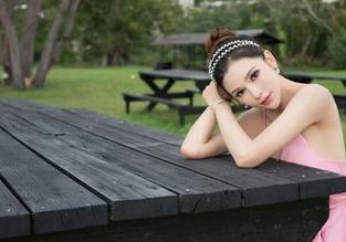 TGOD推女神 - 雨婷goddess美腿私拍原图：穿越镜头，感受那一瞬间的美！