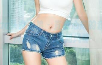 TouTiao头条女神 - 直戳心扉的套图：信悦儿的私拍御姐风情