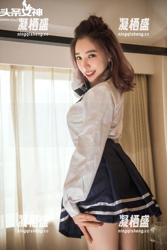 TouTiao头条女神 - 踏入女王的领域：杨漫妮baby的作品集与原图集齐你心中的梦想