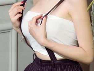 UGirls尤果网 - 空姐风采：王幼贞的在线原图，打破想象的边界！