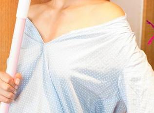 UGirls尤果网 - 拿着禅叽zankii的私拍：棉袜的每一寸都充满了暖意！