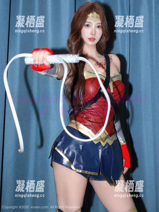 Xiuren秀人网 - 观看草莓mm的泳池日常：这合集魅力无穷！