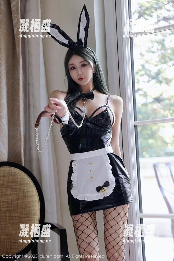 Xiuren秀人网-金幼汐Vivian Xiuren秀人网 - 若有人问,黑色也能优雅吗?看看金幼汐Vivian的私拍图集就知道!