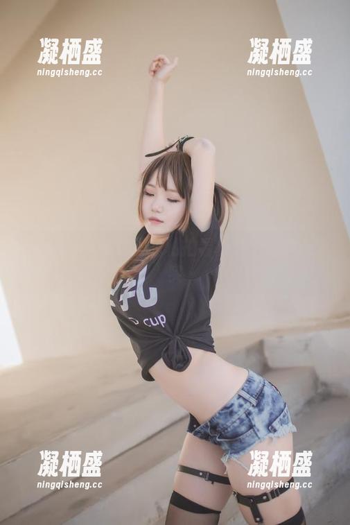 从Yoko宅夏女王的私拍看摄影的魅力与真实