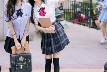 YouMi尤蜜荟 - 图包大揭秘：菲儿beauty的自拍到底有什么魅力，似乎是光线和表情的魔力