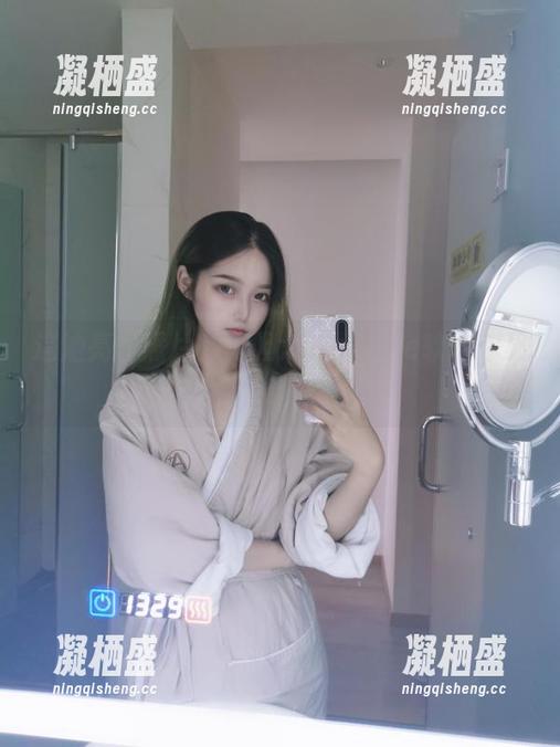 这油亮的照片，真胆大，eloise软软你果真是个调皮鬼！