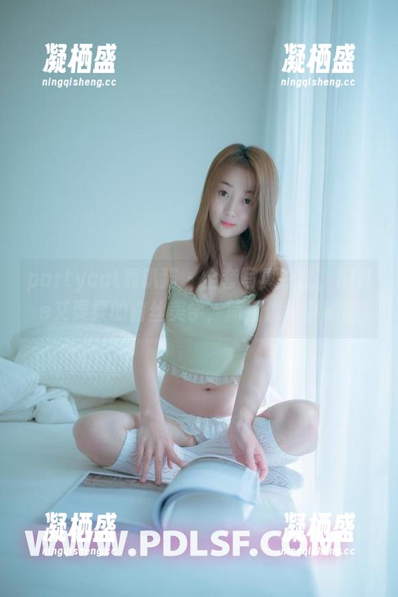 partycat轰趴猫 - 全套写真在此，Ellie艾栗栗的白丝美学，简直像是小秘密