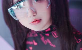 原图在手，魅力在线：走进yeeun孙乐乐[Loozy]的恋物咖啡时间