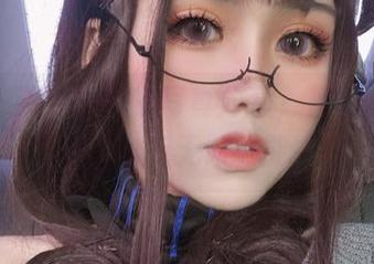 看！一笑芳香沁的写真分享，裸足的世界里，也有无限可能。