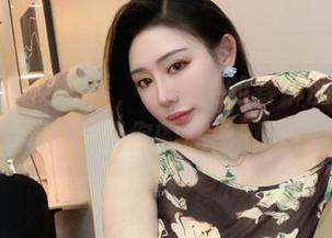 微密圈 - 用心看，不爱笑的赛琳的套图上传，下载你的私密时光！