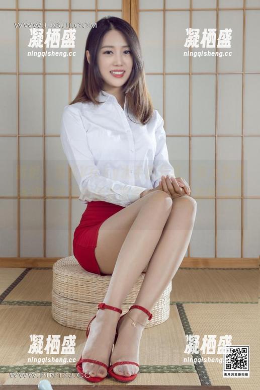 丽柜-vicky 丽柜 - 最新Vicky水手服分享:穿上去准备迎接大海的所有波澜,不然会被呛到哦!