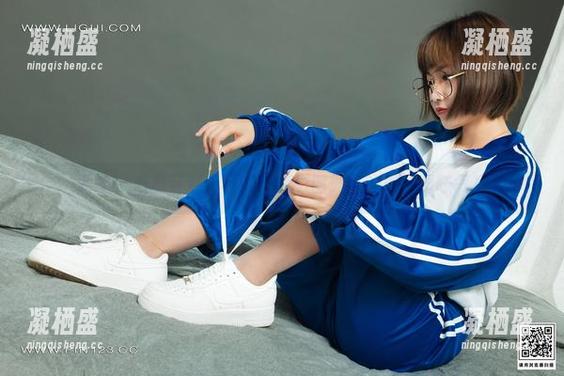 丽柜 - 当黄芬遇上花嫁：摄影图册里的微妙暧昧气息