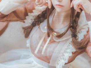 你们看过乖乖衣宝的加藤惠兔女郎私房图片吗？光影交错，唉，能不能再多一点幻想？