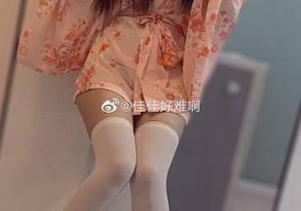 佳佳好难啊的法式猫耳娘，高清图册中的小秘密！