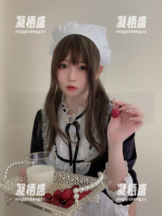 真是拿黑色内衣的魅力没办法，依依超级懒的作品图包太上头！