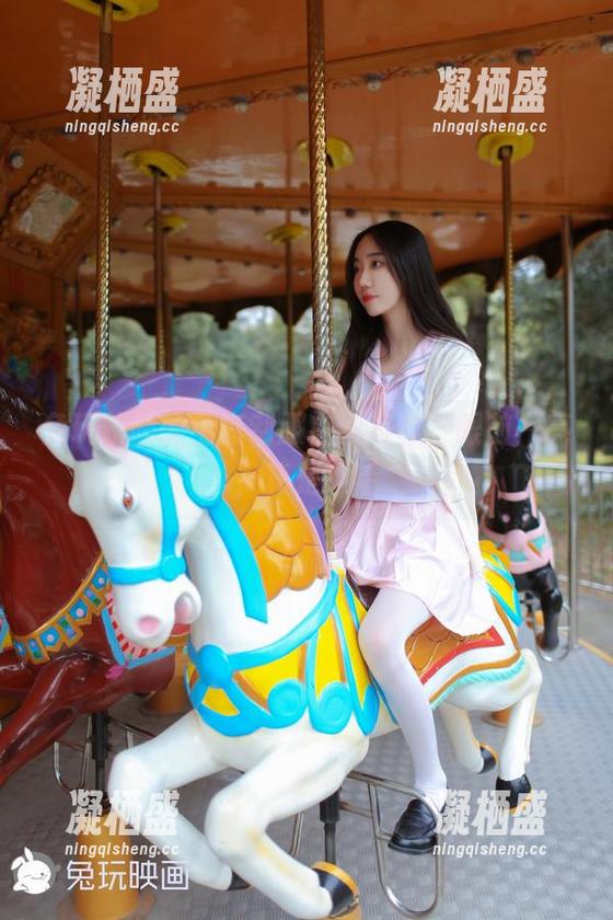 兔玩映画 兔玩映画的全套制服白丝写真,眼前一亮,真是不错