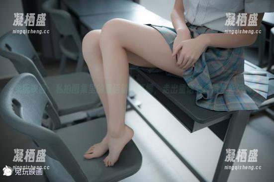 兔玩映画 兔玩映画:私拍图集里的童话镇小红帽,走出童话我都没准备好啊!