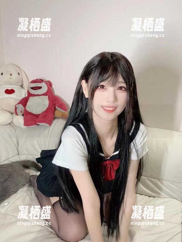 微密圈 - 定制十万口草莓粥粥的教室写真：随影而动的心跳