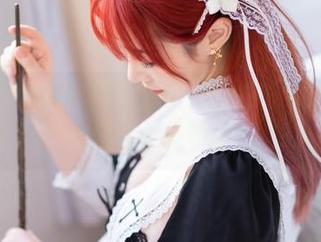 叉子宝宝的婚纱图片分享：在光影中，仿佛能闻到花香和甜蜜。