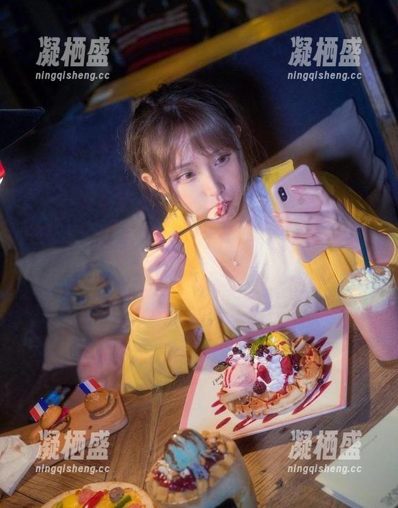 在下萝莉控ii的FGO泳装图集更新，感觉又要被美炸了！