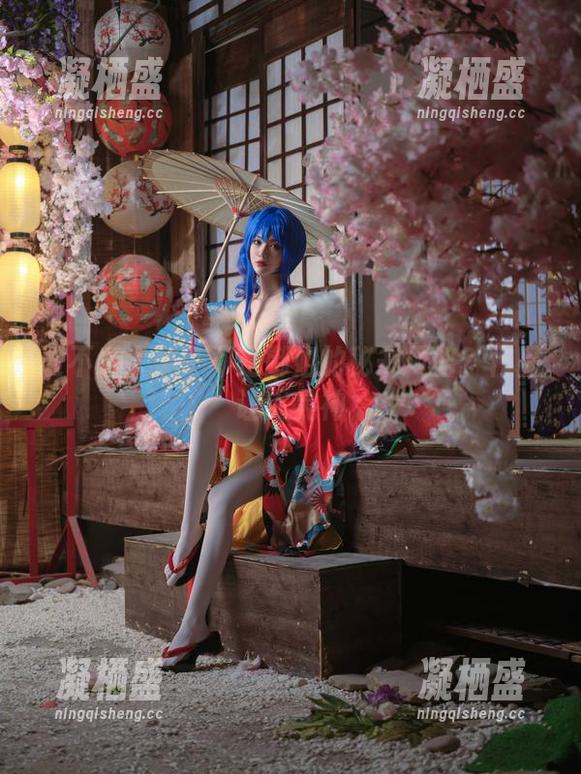 谁不爱大梨子不是御姐的秘书风格？作品让人晃神