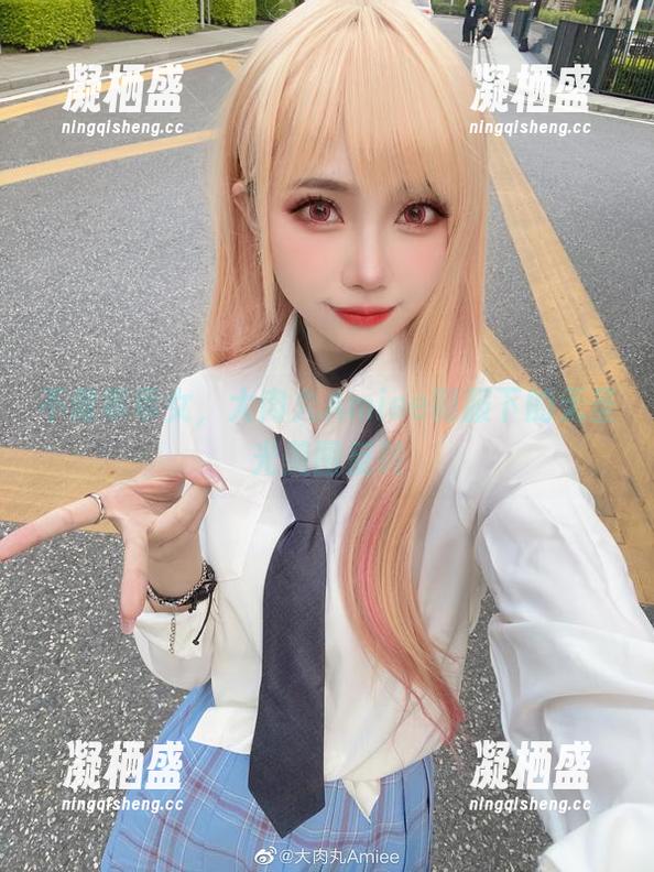 不做乖乖女，大肉丸Amiee制服下的无圣光美图反转