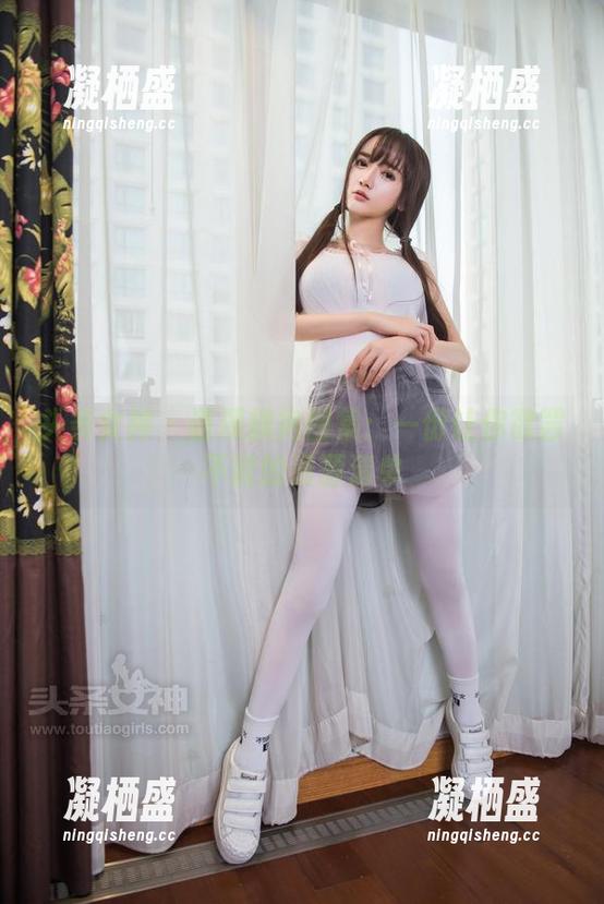 头条女神 - 语溪旗袍图集：一份让你欲罢不能的资源清单
