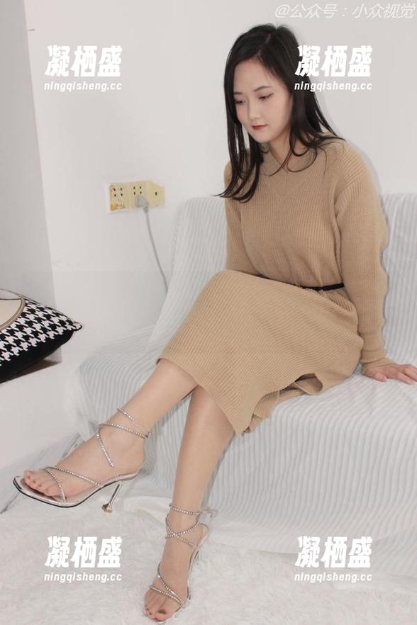 小众视觉 - 婷婷泳衣全套图片，带你看什么叫‘穿着短小’也大气！