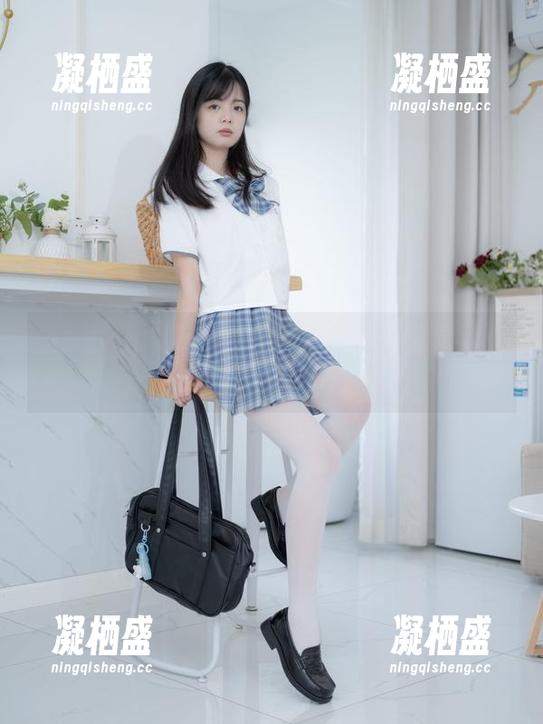 少女秩序 - 小鱼裸足写真集——分享那些隐藏在沙滩里的梦！