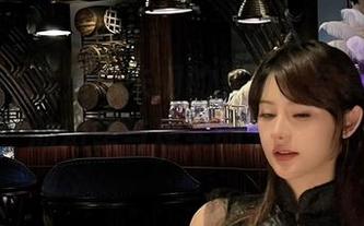 微密圈 - 就是阿朱啊的美腿，写真图册中的幻想与现实的交织。