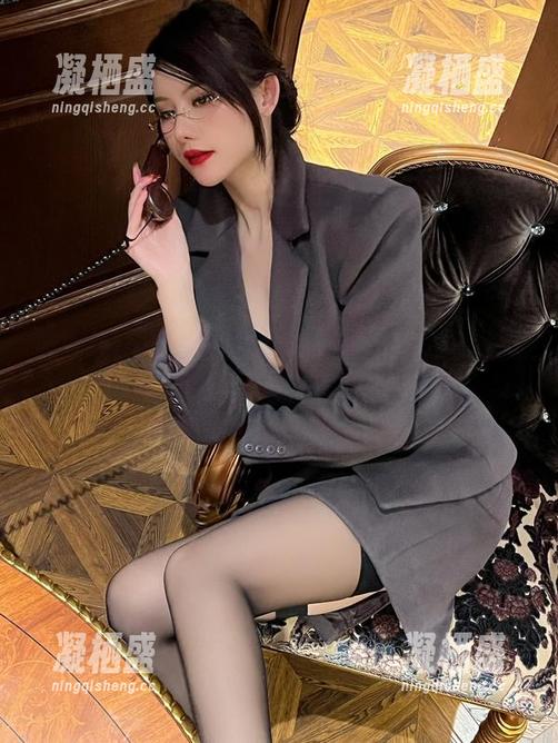 微密圈 - 黑丝的魅力！就是阿朱啊的写真集更新，让人忍不住想咳嗽！