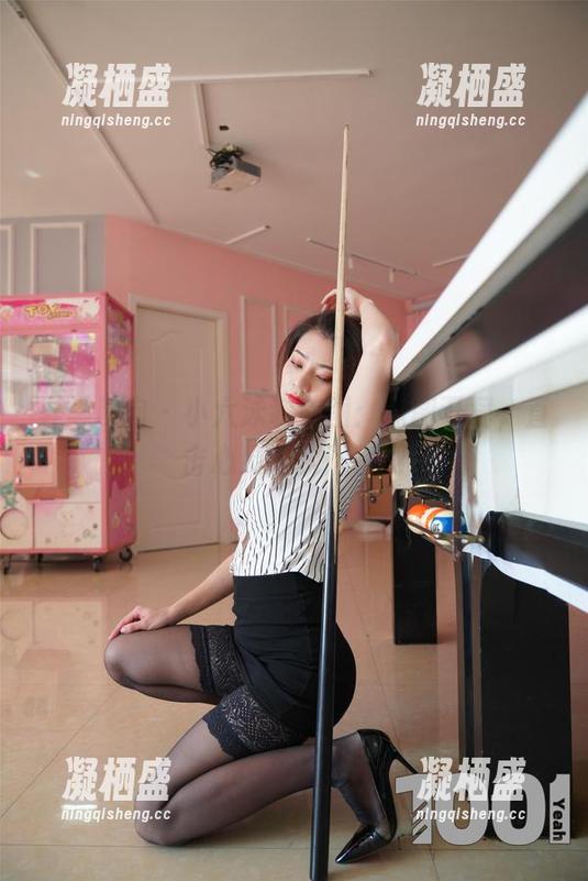 异思趣向 - 小六泳装美图：原图下载，直击心灵的水边瞬间