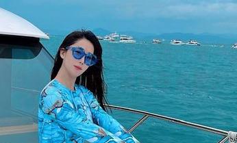 微密圈 - 张老师的美腿写真：每一张都是腿界的艺术，谁还在看脸？