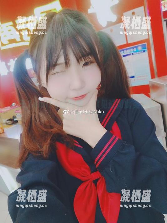 御子Yumiko的眼镜：你见过如此美艳的cos照片吗？