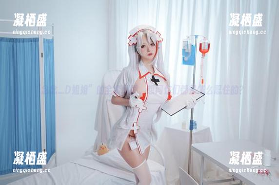 “念念_D姐姐”的全套原图，想问你们都是怎么忍住的？