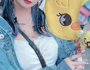 看！月城委员会的魅魔cos，怎么样才能把这些图片的绝美气息抓住，太心动了！