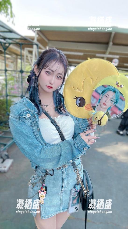 看！月城委员会的魅魔cos，怎么样才能把这些图片的绝美气息抓住，太心动了！
