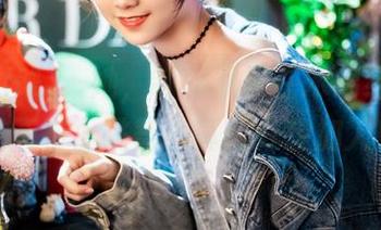 她（SHE）-她，制服双子在木绵绵OwO的画布上跳舞，真的好想加入！