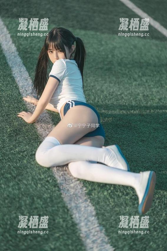 桜井宁宁分享：复古女仆风来袭，快来看看她如何把厨房变成舞台！