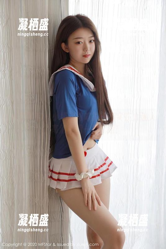 模范学院 - 小奶瓶呜呜的美腿实在太迷人，高清美图一览无遗！