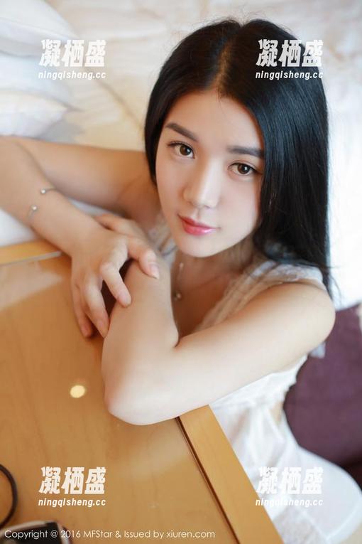 模范学院 - 吊带风波：星萌的图集资源，快来围观这波操作！