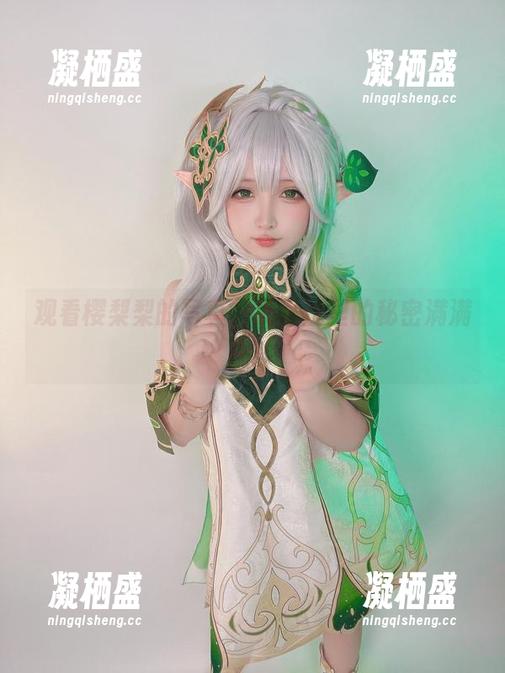 观看樱梨梨的写真，裤里丝里的秘密满满哒！