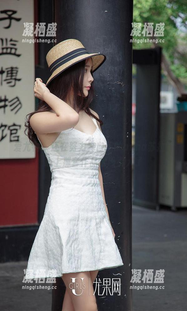 爱尤物 - 还在努力奔向我的anna苏拉，心上那套作品太吸引人了